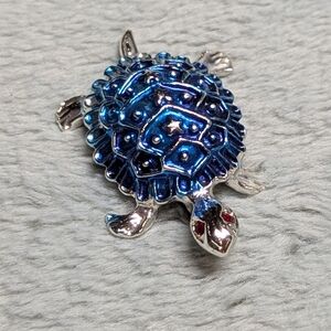 Vintage 1980's Blue Enamel and Silvertone Turtle Brooche